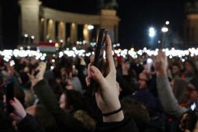 Vákuum – Szénási Sándor jegyzete